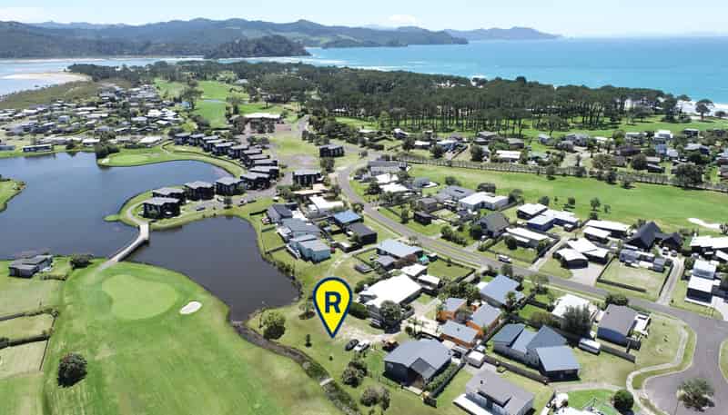 124 The Fairway, Matarangi