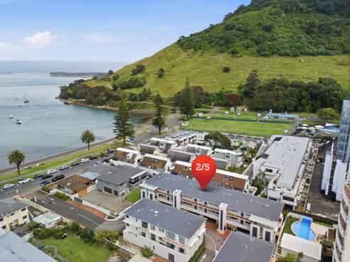 2/5 The Mall, Mount Maunganui