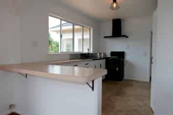 166 Queen St W, Levin