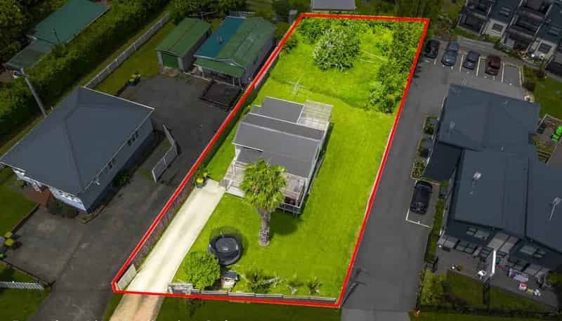 11 Awaroa Road, Sunnyvale