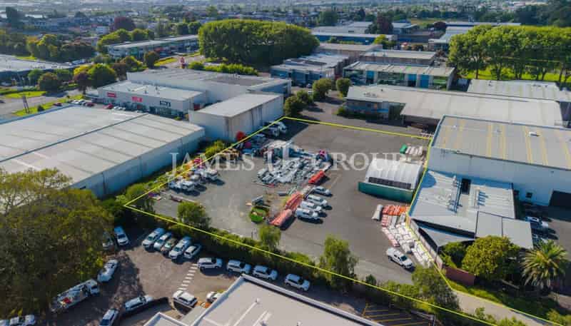 11-13 Westfield Place, Mount Wellington