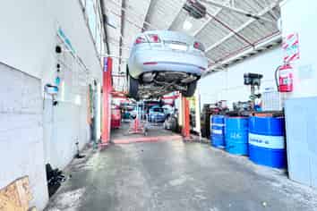 Handy Warehouse in Central of Newlynn