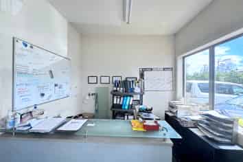 Handy Warehouse in Central of Newlynn