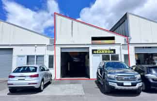 Handy Warehouse in Central of Newlynn