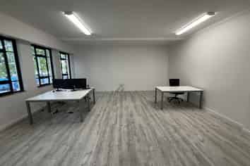 Fresh, light and central office