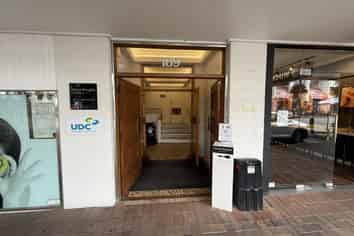 Fresh, light and central office