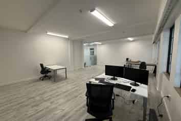 Fresh, light and central office