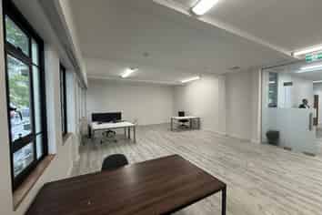 Fresh, light and central office