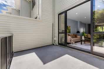 17/17 Lyon Avenue, Mount Albert