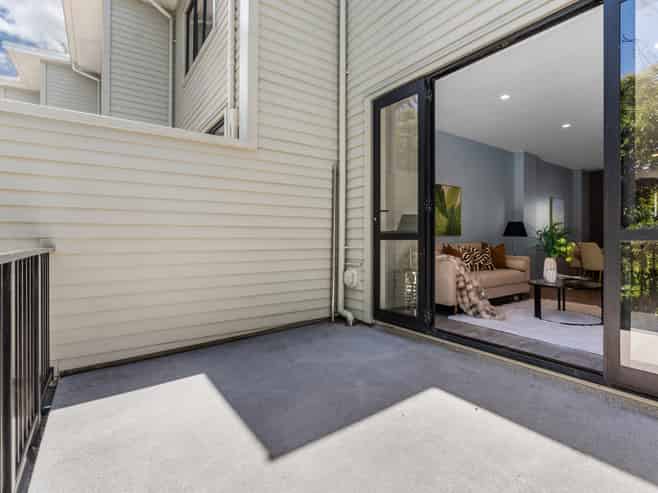 17/17 Lyon Avenue, Mount Albert