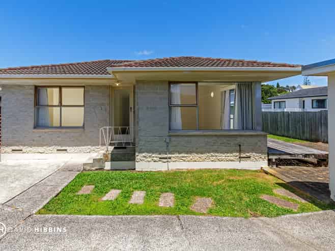 2/16 Mannering Place, Hillcrest