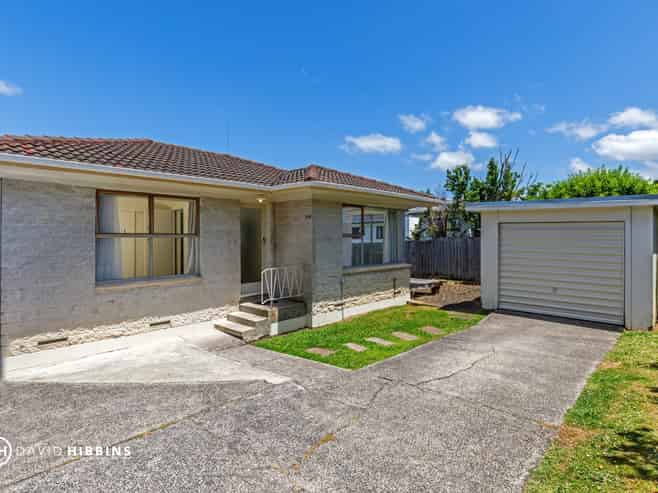 2/16 Mannering Place, Hillcrest