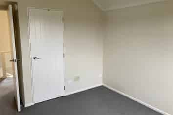 14 Moore Crescent, Carterton