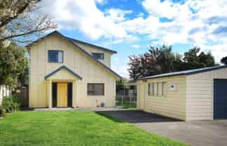 14 Moore Crescent, Carterton