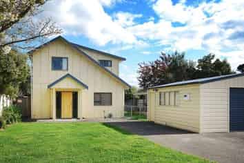 14 Moore Crescent, Carterton