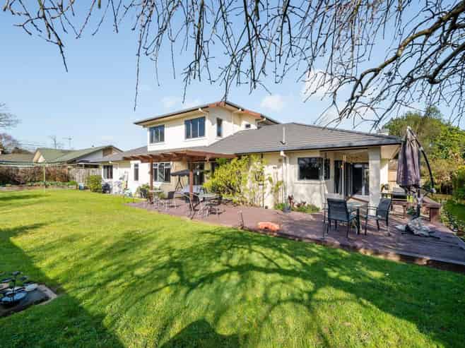 14 Leander Place, Flagstaff