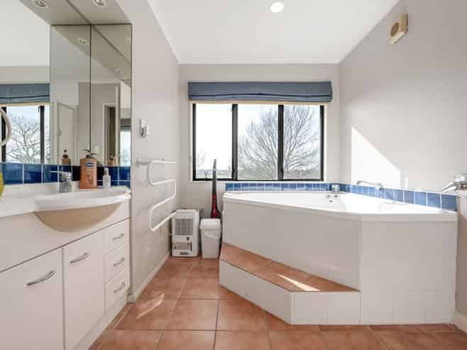 14 Leander Place, Flagstaff