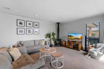 53 Starveall Street, BRIGHTWATER