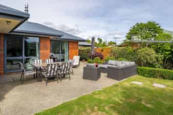 53 Starveall Street, BRIGHTWATER