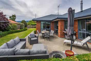 53 Starveall Street, BRIGHTWATER