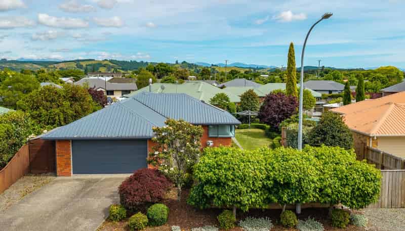 53 Starveall Street, BRIGHTWATER