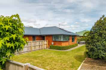 53 Starveall Street, BRIGHTWATER