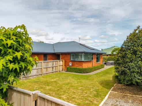 53 Starveall Street, Brightwater