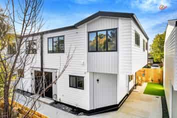 15 Mckean Avenue, Manurewa