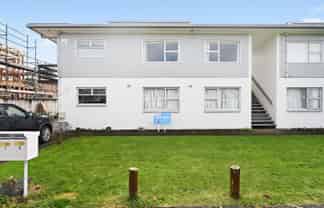 8/15 Coates Street, Hamilton East