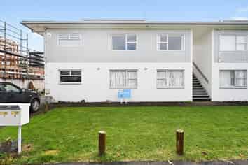 8/15 Coates Street, Hamilton East