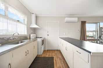 8/15 Coates Street, Hamilton East