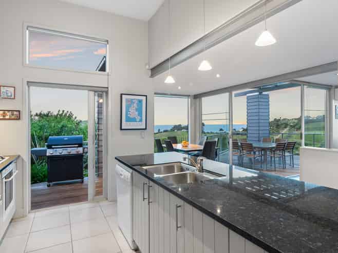 12 Karu Street, Oneroa