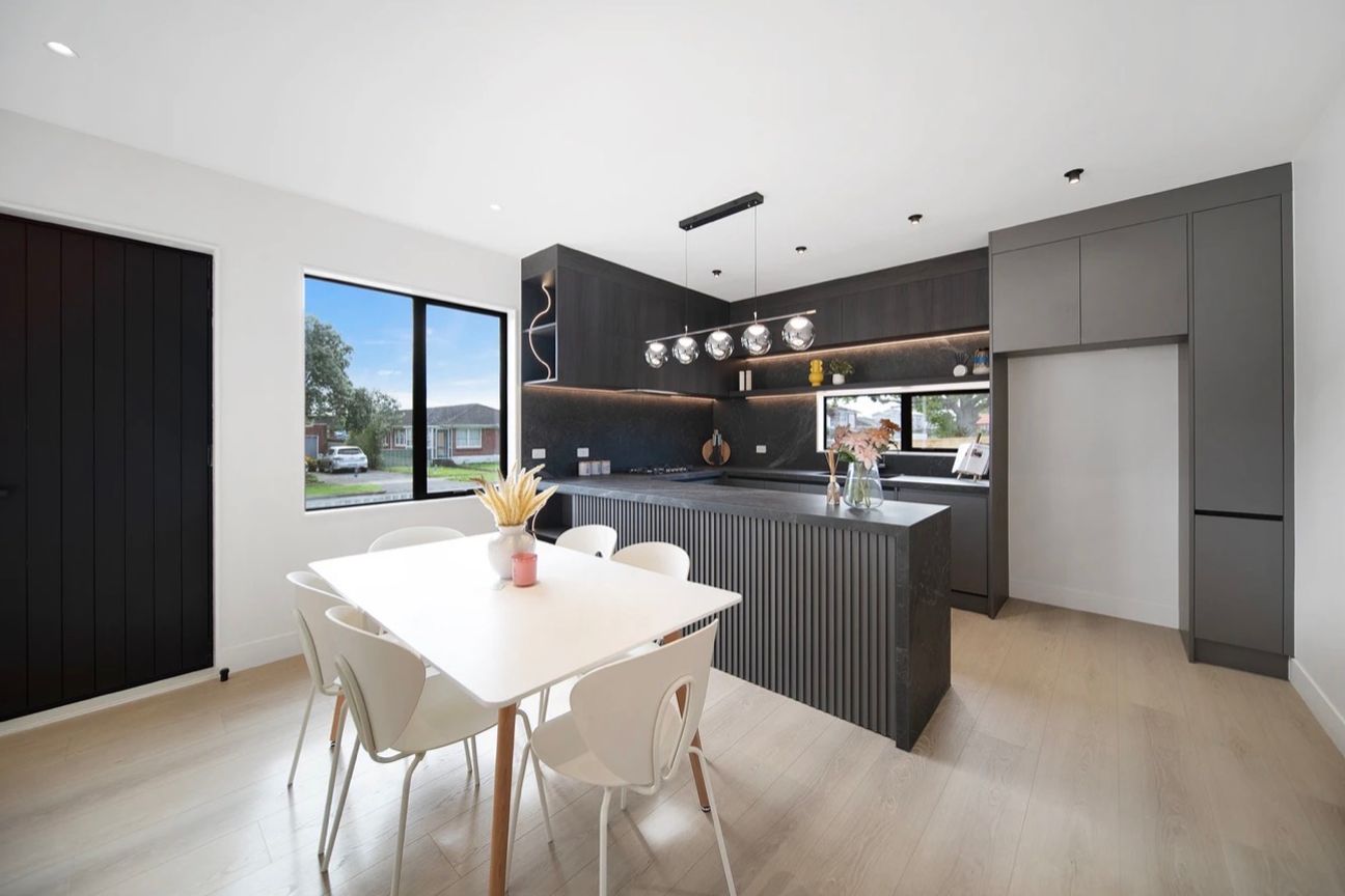 Luxurious Brand New and Standalone Home - Widok 2