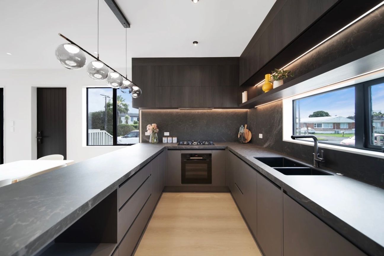 Luxurious Brand New and Standalone Home - Widok 3