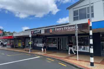 Mairangi Bay Service Operators!