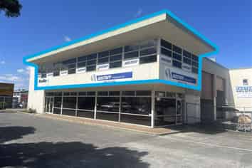 Modern First Floor Office with Excellent Exposure