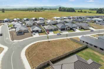 44 Stackwood Avenue, Ravenswood