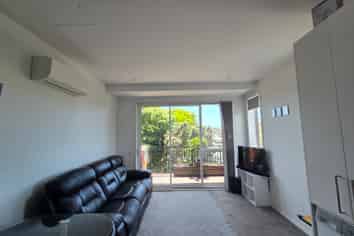 204/1B Soljak Place, Mount Albert