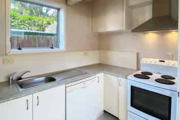 2/108 Office Road, Merivale