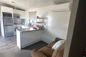 1/6 Burton Street, Waiwhakaiho