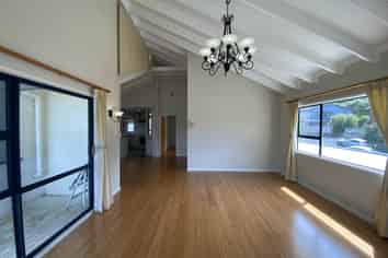 8 Eleanor Place, Blockhouse Bay