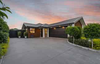 30 Shrimpton Avenue, Woodend