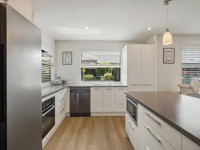 30 Shrimpton Avenue, Woodend