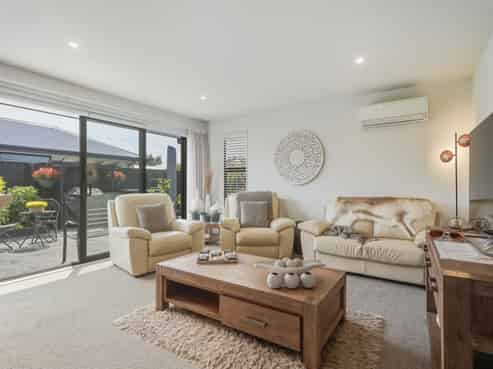 30 Shrimpton Avenue, Woodend