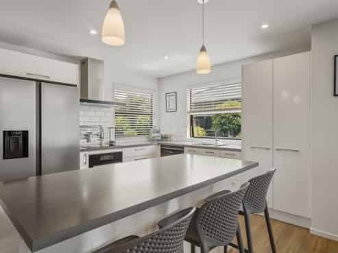 30 Shrimpton Avenue, Woodend