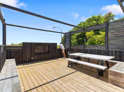 728 Papamoa Beach Road, Papamoa Beach