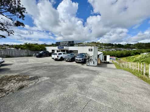High-Stud Warehouse with Street-Level Showroom