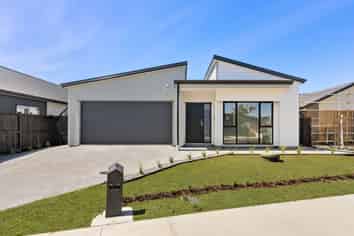 9 and 13 Arahi Road, Clevedon