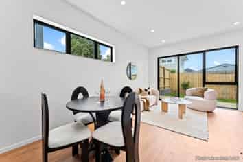 2/58 Waipani Road, Te Atatu Peninsula