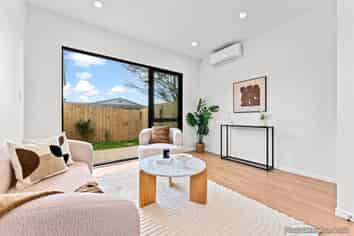 2/58 Waipani Road, Te Atatu Peninsula